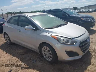 2016 Hyundai Elantra z VIN KMHD35LH0GU323597, wystawiony jako IAAI lot #42274720 z przebiegiem 152 747 mil mil oraz . Historia ofert i sprzedaży dostępna na DreamBid. Obrazek 1.