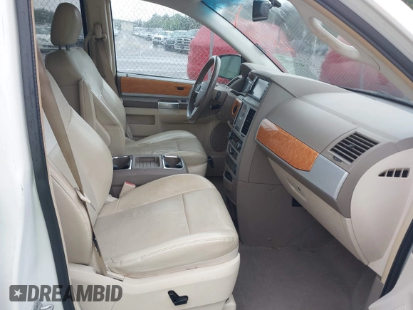 2008 Chrysler Town & Country Limited with VIN 2A8HR64X38R134031, listed as a IAAI auction lot 41979347 with 173,810 mi miles. Bid and sale history available at carsss.com. Image 5.