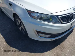2013 Kia Optima EX z VIN KNAGM4AD6D5056638, wystawiony jako IAAI lot #42311049 z przebiegiem 170 817 mil mil oraz . Historia ofert i sprzedaży dostępna na DreamBid. Obrazek 6.