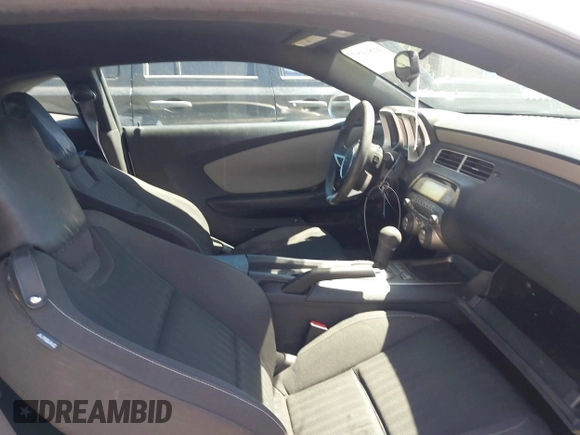 2011 Chevrolet Camaro 2LS z VIN 2G1FA1ED5B9154603, wystawiony jako IAAI lot #41814597 z przebiegiem 102 267 mil mil oraz . Historia ofert i sprzedaży dostępna na DreamBid. Obrazek 5.