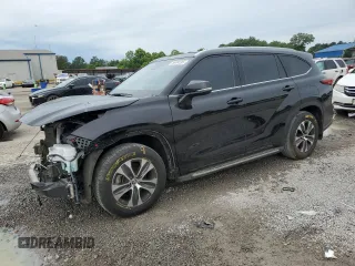 2022 Toyota Highlander XLE with VIN 5TDGZRAH2NS127012, listed as a Copart auction lot 56304285 with 32,261 mi miles and Salvage title. Bid and sale history available at DreamBid. Image 1.