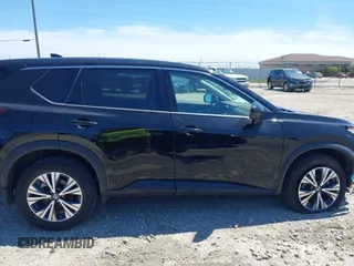 2021 Nissan Rogue SV z VIN 5N1AT3BB3MC808550, wystawiony jako IAAI lot #42177517 z przebiegiem 97 319 mil mil oraz . Historia ofert i sprzedaży dostępna na DreamBid. Obrazek 13.