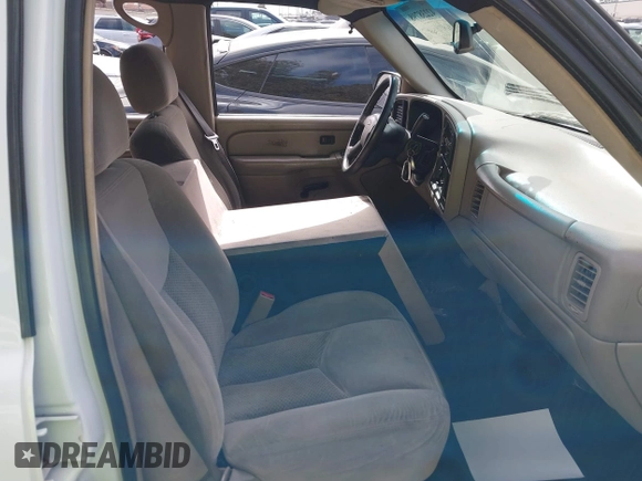2005 Chevrolet Silverado 1500 LS z VIN 2GCEC13T951159829, wystawiony jako IAAI lot #42238798 z przebiegiem Nie podano mil oraz . Historia ofert i sprzedaży dostępna na DreamBid. Obrazek 5.