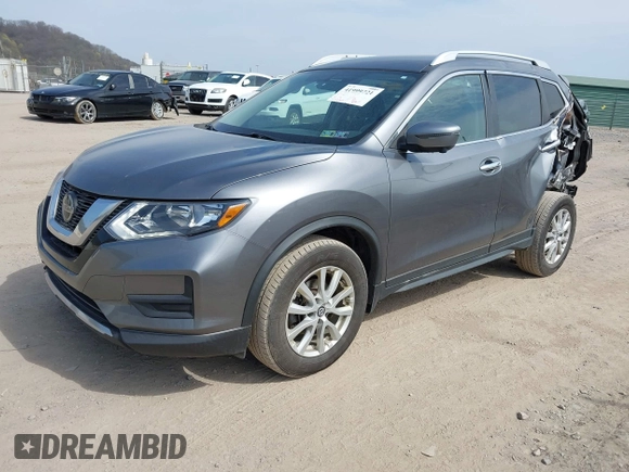 2018 Nissan Rogue SV z VIN KNMAT2MV7JP557753, wystawiony jako IAAI lot #41999721 z przebiegiem 45 130 mil mil oraz . Historia ofert i sprzedaży dostępna na DreamBid. Obrazek 2.