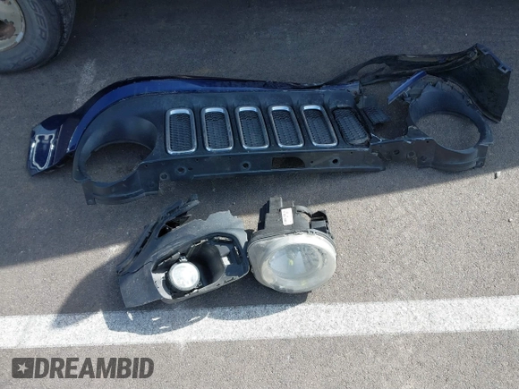 2018 Jeep Renegade Latitude with VIN ZACCJABB0JPH10574, listed as a IAAI auction lot 41736481 with 70,730 mi miles and . Bid and sale history available at DreamBid. Image 12.