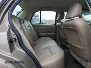 2005 Ford Crown Victoria LX z VIN 2FAFP74W05X122403, wystawiony jako Copart lot #45305825 z przebiegiem 202 381 mil mil oraz Szkoda całkowita • Salvage title. Historia ofert i sprzedaży dostępna na DreamBid. Obrazek 10.