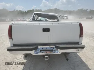 1988 Chevrolet Silverado 3500 z VIN 1GCGC34K3JE141720, wystawiony jako Copart lot #53824654 z przebiegiem 194 390 mil mil oraz Nie do naprawy. Historia ofert i sprzedaży dostępna na DreamBid. Obrazek 6.