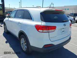 2018 Kia Sorento LX with VIN 5XYPG4A52JG354741, listed as a IAAI auction lot 41626561 with 91,242 mi miles and . Bid and sale history available at DreamBid. Image 3.