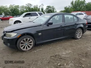 2011 BMW 3 Series 328i xDrive z VIN WBAPK5G5XBNN82280, wystawiony jako Copart lot #56847965 z przebiegiem Nie podano mil oraz Szkody całkowita. Historia ofert i sprzedaży dostępna na DreamBid. Obrazek 1.