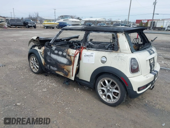 2011 MINI Hardtop S с VIN WMWSV3C53BTY20901, выставлен на аукционе IAAI как лот 42001531 с пробегом Не указан миль и . История ставок и продаж доступна на DreamBid. Изображение 3.