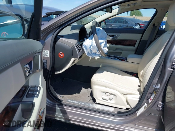 2010 Jaguar XF Premium Luxury with VIN SAJWA0GB6ALR77790, listed as a IAAI auction lot 41987113 with 69,094 mi miles. Bid and sale history available at carsss.com. Image 5.