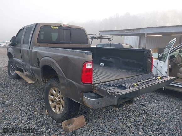 2015 Ford Super Duty F-250 SRW Lariat with VIN 1FT7W2BT5FEB19206, listed as a IAAI auction lot 41472129 with 185,542 mi miles. Bid and sale history available at carsss.com. Image 3.