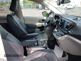 2017 Chrysler Pacifica Touring L with VIN 2C4RC1BG5HR705277, listed as a IAAI auction lot 42230036 with 75,287 mi miles and . Bid and sale history available at DreamBid. Image 5.