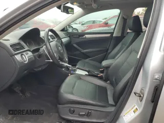 2012 Volkswagen Passat SE z VIN 1VWBH7A39CC027054, wystawiony jako Copart lot #62411324 z przebiegiem 93 729 mil mil oraz Szkoda całkowita • Salvage title. Historia ofert i sprzedaży dostępna na DreamBid. Obrazek 7.