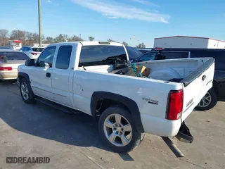 2003 Chevrolet Silverado 1500 LS with VIN 2GCEC19T231309266, listed as a IAAI auction lot 41304199 with 181,761 mi miles. Bid and sale history available at carsss.com. Image 3.