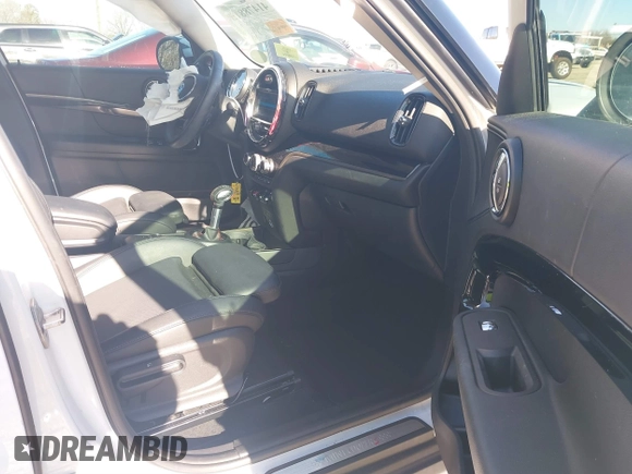 2019 MINI Countryman Cooper S with VIN WMZYT3C55K3E96839, listed as a IAAI auction lot 41478815 with 40,756 mi miles and . Bid and sale history available at DreamBid. Image 5.