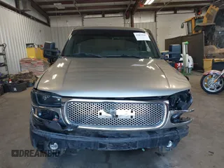 2000 GMC New Sierra 1500 SLE with VIN 1GTEK14T6YZ342215, listed as a IAAI auction lot 42023647 with 142,649 mi miles. Bid and sale history available at carsss.com. Image 13.