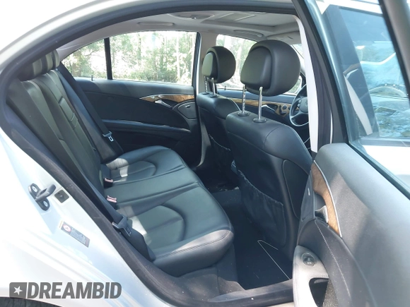 2009 Mercedes-Benz E 350 Luxury z VIN WDBUF87X09B420231, wystawiony jako IAAI lot #42567746 z przebiegiem Nie podano mil oraz . Historia ofert i sprzedaży dostępna na DreamBid. Obrazek 8.