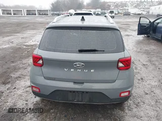 2021 Hyundai Venue Denim z VIN KMHRC8A38MU098601, wystawiony jako IAAI lot #41475810 z przebiegiem 132 647 mil mil oraz . Historia ofert i sprzedaży dostępna na DreamBid. Obrazek 16.