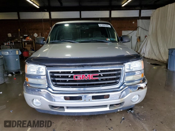 2006 GMC Sierra 1500 SLE1 z VIN 2GTEK13T861139933, wystawiony jako Copart lot #61262555 z przebiegiem 177 247 mil mil oraz Czysty tytuł • Clean title. Historia ofert i sprzedaży dostępna na DreamBid. Obrazek 5.