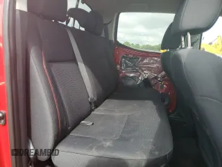 2018 Toyota Tacoma SR z VIN 3TMCZ5AN2JM138146, wystawiony jako Copart lot #60031945 z przebiegiem 63 151 mil mil oraz Szkoda całkowita • Salvage title. Historia ofert i sprzedaży dostępna na DreamBid. Obrazek 10.
