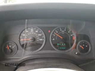2007 Jeep Patriot Sport с VIN 1J8FF28W37D365202, выставлен на аукционе Copart как лот 56450295 с пробегом 110 302 миль миль и На запчасти • Non repairable. История ставок и продаж доступна на DreamBid. Изображение 9.