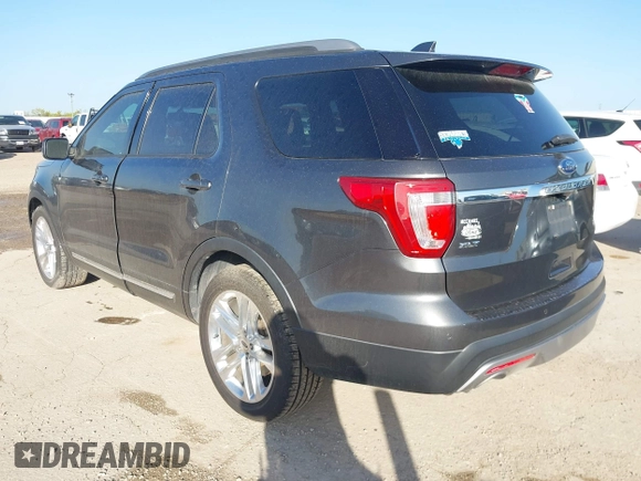 2017 Ford Explorer XLT z VIN 1FM5K7D8XHGC54063, wystawiony jako IAAI lot #42076830 z przebiegiem 115 686 mil mil oraz . Historia ofert i sprzedaży dostępna na DreamBid. Obrazek 3.