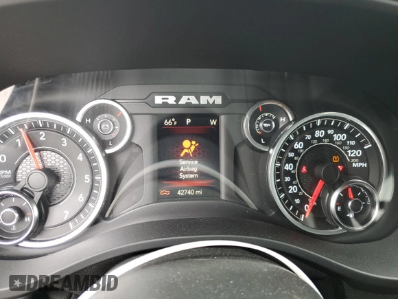 2022 Ram 1500 Big Horn z VIN 1C6SRFBT1NN161404, wystawiony jako Copart lot #58393385 z przebiegiem 42 740 mil mil oraz Szkoda całkowita • Salvage title. Historia ofert i sprzedaży dostępna na DreamBid. Obrazek 9.