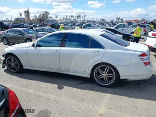 2009 Mercedes-Benz S-Class 5.5L V8 with VIN WDDNG71X09A272339, listed as a IAAI auction lot 41589581 with 130,972 mi miles. Bid and sale history available at carsss.com. Image 14.