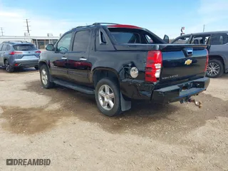 2013 Chevrolet Avalanche LT with VIN 3GNTKFE70DG297831, listed as a IAAI auction lot 41709367 with 107,811 mi miles. Bid and sale history available at carsss.com. Image 3.