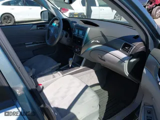 2009 Subaru Forester (Natl) X w/Premium Pkg with VIN JF2SH63649H731132, listed as a IAAI auction lot 42025359 with 124,374 mi miles. Bid and sale history available at carsss.com. Image 5.