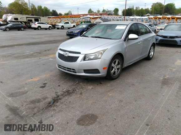 2014 Chevrolet Cruze 1LT z VIN 1G1PC5SB7E7249503, wystawiony jako IAAI lot #42005106 z przebiegiem 91 917 mil mil oraz . Historia ofert i sprzedaży dostępna na DreamBid. Obrazek 2.