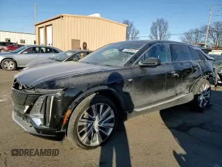 2024 Cadillac LYRIQ Luxury z VIN 1GYKPSRL0RZ110420, wystawiony jako Copart lot #42680525 z przebiegiem 13 999 mil mil oraz Szkoda całkowita • Salvage title. Historia ofert i sprzedaży dostępna na DreamBid. Obrazek 11.