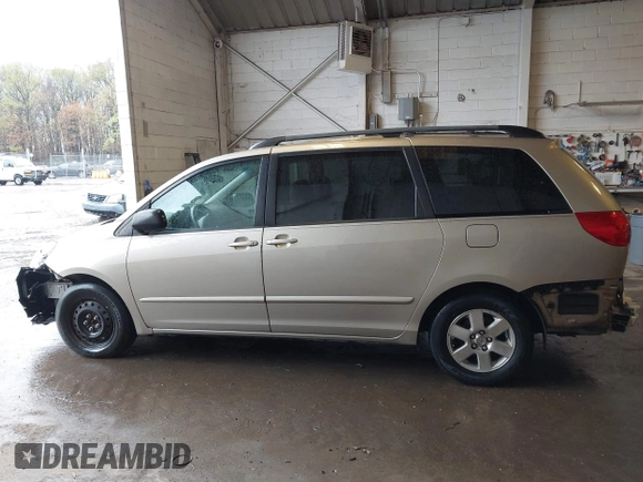 2007 Toyota Sienna CE with VIN 5TDZK23C27S048500, listed as a IAAI auction lot 42021597 with 169,307 mi miles. Bid and sale history available at carsss.com. Image 14.