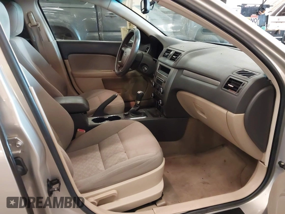 2010 Ford Fusion SE with VIN 3FAHP0HA7AR280793, listed as a IAAI auction lot 41450114 with 137,800 mi miles. Bid and sale history available at carsss.com. Image 5.