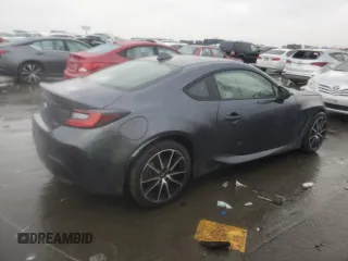 2024 Toyota GR86 with VIN JF1ZNBB12R8754404, listed as a Copart auction lot 44435895 with 9,887 mi miles and Salvage Title. Bid and sale history available at carsss.com. Image 3.