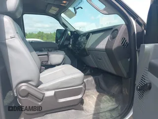 2014 Ford F-250 XL z VIN 1FT7X2B66EEA20402, wystawiony jako IAAI lot #42129596 z przebiegiem 109 203 mil mil oraz . Historia ofert i sprzedaży dostępna na DreamBid. Obrazek 5.