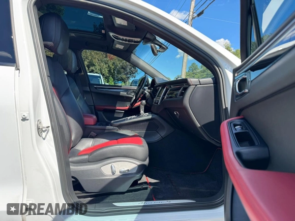2016 Porsche Macan S with VIN WP1AB2A54GLB50415, listed as a Copart auction lot 66044615 with 179,910 mi miles and Clean title. Bid and sale history available at DreamBid. Image 5.