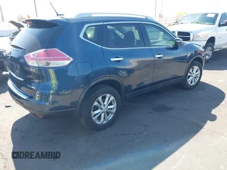 2015 Nissan Rogue SL with VIN 5N1AT2MV5FC927592, listed as a IAAI auction lot 42132041 with 174,536 mi miles and . Bid and sale history available at carsss.com. Image 4.