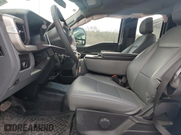2024 Ford F-350 with VIN 1FD8X3EN2REC19641, listed as a Copart auction lot 85107984 with 6,722 mi miles and Salvage title. Bid and sale history available at DreamBid. Image 7.