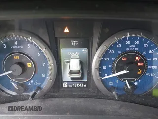 2015 Toyota Sienna XLE with VIN 5TDYK3DC0FS565597, listed as a IAAI auction lot 42062160 with 181,543 mi miles. Bid and sale history available at carsss.com. Image 7.