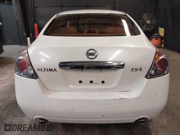 2010 Nissan Altima 2.5 S with VIN 1N4AL2AP8AN533209, listed as a IAAI auction lot 42162097 with 123,656 mi miles. Bid and sale history available at carsss.com. Image 16.