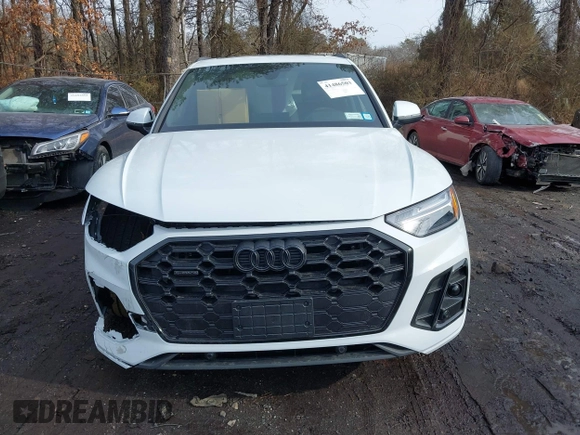 2025 Audi Q5 S line Premium z VIN WA1GAAFY2S2013915, wystawiony jako IAAI lot #41486503 z przebiegiem 649 mil mil oraz . Historia ofert i sprzedaży dostępna na DreamBid. Obrazek 12.