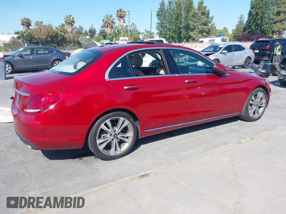 2018 Mercedes-Benz C 300 with VIN 55SWF4JB4JU264839, listed as a IAAI auction lot 42500465 with 28,115 mi miles and . Bid and sale history available at DreamBid. Image 4.