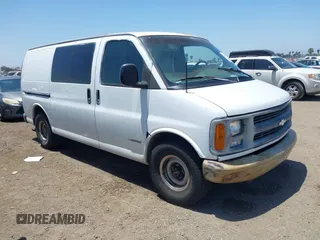 2002 Chevrolet City Express Cargo z VIN 1GCEG15W821225865, wystawiony jako IAAI lot #42343082 z przebiegiem 318 658 mil mil oraz . Historia ofert i sprzedaży dostępna na DreamBid. Obrazek 1.