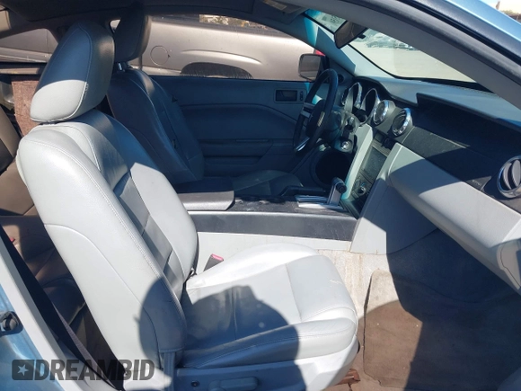 2005 Ford Mustang Deluxe with VIN 1ZVFT80N655215076, listed as a IAAI auction lot 42851590 with 295,317 mi miles and . Bid and sale history available at DreamBid. Image 5.