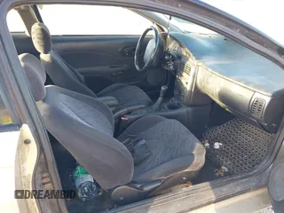 2001 Saturn SC with VIN 1G8ZR12741Z248708, listed as a IAAI auction lot 42044365 with 200,697 mi miles. Bid and sale history available at carsss.com. Image 5.