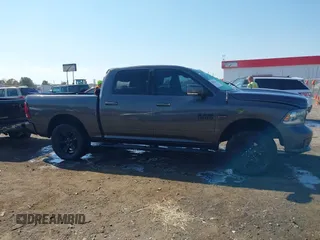 2018 Ram 1500 Sport z VIN 1C6RR7MT1JS228516, wystawiony jako IAAI lot #40611676 z przebiegiem 203 432 mil mil oraz . Historia ofert i sprzedaży dostępna na DreamBid. Obrazek 13.