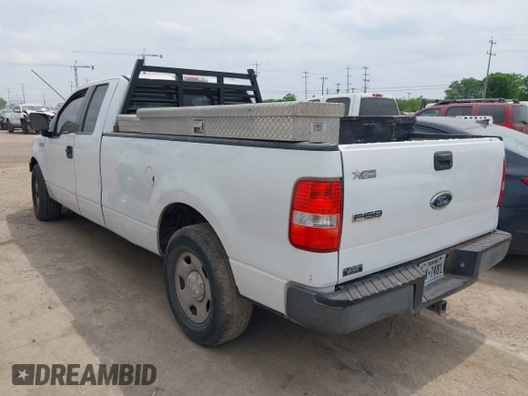 2006 Ford F-150 XL z VIN 1FTVX12576NB01788, wystawiony jako IAAI lot #42078335 z przebiegiem Nie podano mil oraz . Historia ofert i sprzedaży dostępna na DreamBid. Obrazek 3.
