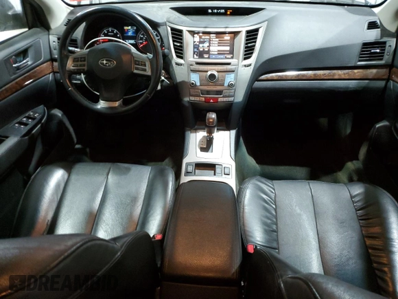 2014 Subaru Legacy Limited z VIN 4S3BMBM60E3002165, wystawiony jako Copart lot #57553175 z przebiegiem 150 422 mil mil oraz Szkoda całkowita • Salvage title. Historia ofert i sprzedaży dostępna na DreamBid. Obrazek 8.